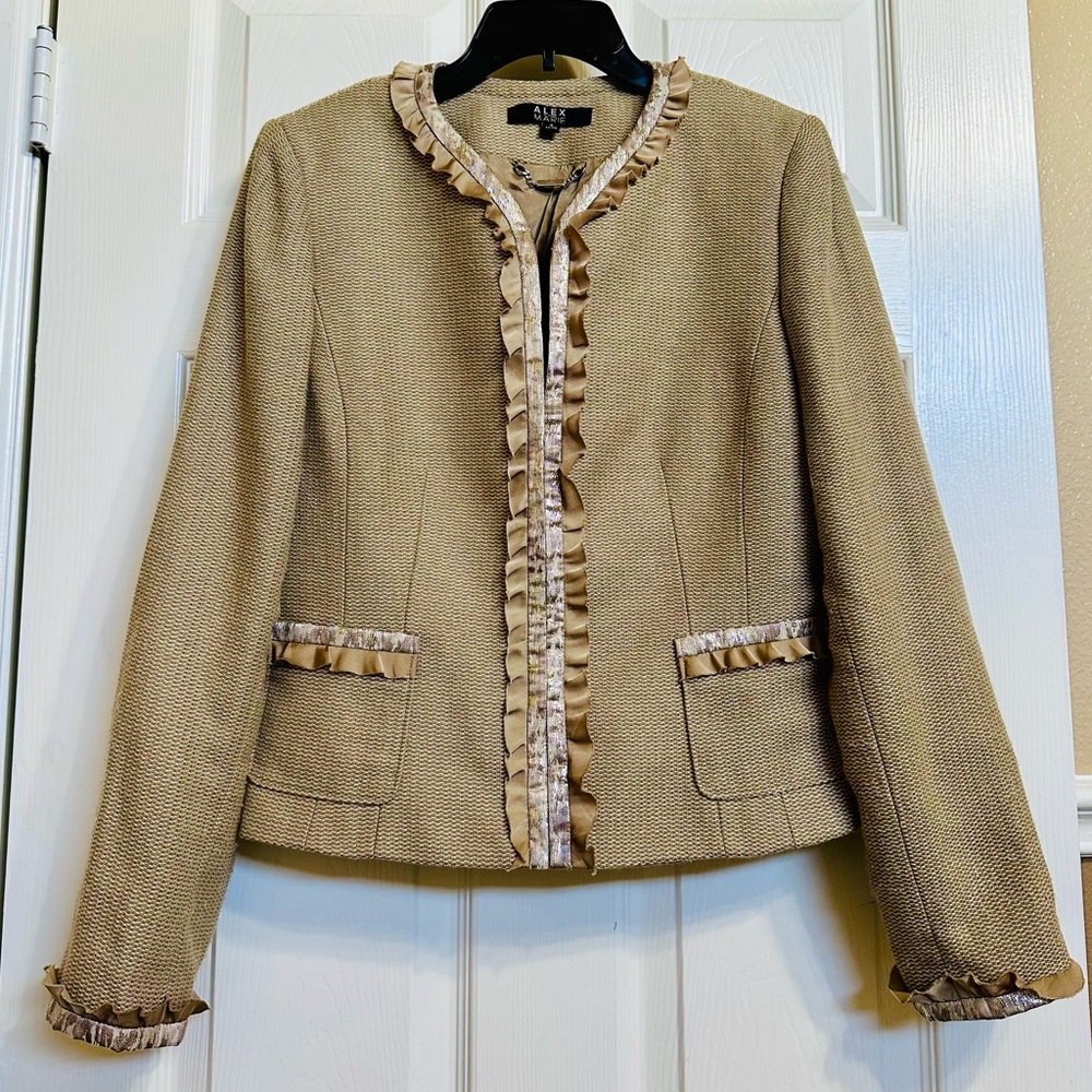 Alex Marie Tan Blazer Size 4 🤎✨